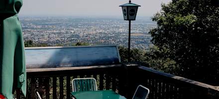 Die Franz-Ferdinand-Hütte bietet einen einzigartigen Ausblick über Wien.