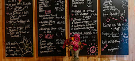 Die Speiße- und Getränkekarte der Freiburger Hütte.