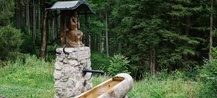 Brunnen vor der Fritz-Putz-Hütte