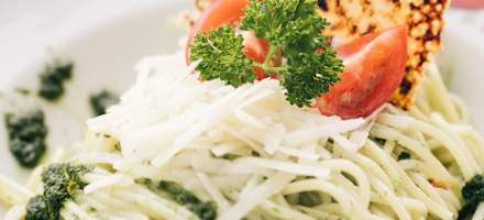 Spaghetti mit selbstgemachtem Bärlauchpesto auf der Neuen Fürther Hütte