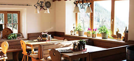 Der Gastraum der Priener Hütte