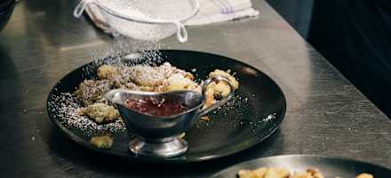 Kaiserschmarrn mit Preiselbeeren