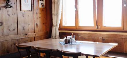 Gaststube auf der Göppinger Hütte