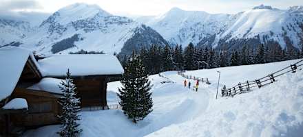 Die Grieralm im Zillertal ist im Winter eine beliebte Rodelhütte.