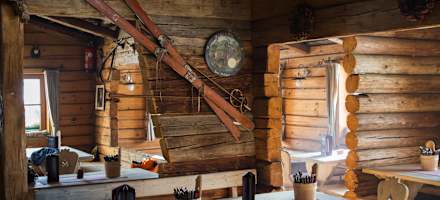 Die urige Stube der Grieralm im Zillertal