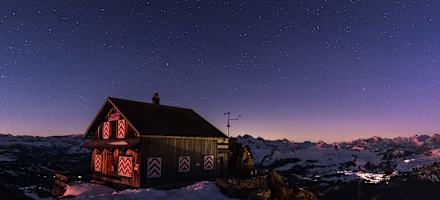 Das Bergrestaurant Grosser Mythen bei Nacht