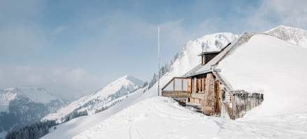 Die eingeschneite Grubenberghütte