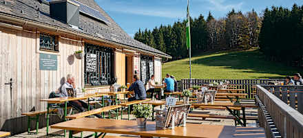 Der Gastgarten der Grünburger Hütte