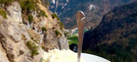 Kuchen mit Aussicht auf der Grünsteinhütte