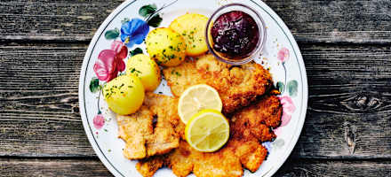 Schnitzel mit Bratkartoffeln auf der Hans-Wödl-Hütte