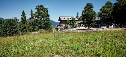 Das Hochberghaus liegt direkt an der Familienabfahrt der Wintersportregion Kasberg.