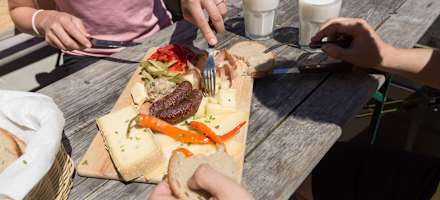 Brettljause auf der Holzalm