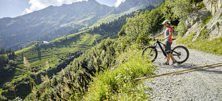 Mit dem Bike zur Höttinger Alm