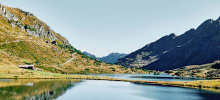 Die Ignaz-Mattis-Hütte liegt über dem Nordufer des idyllischen Giglachsees in der Steiermark.