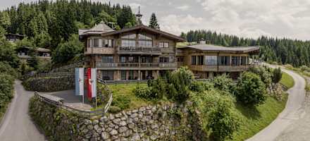 Blick auf das jezz Almresort