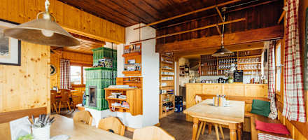 Gaststube in der Goiserer Hütte