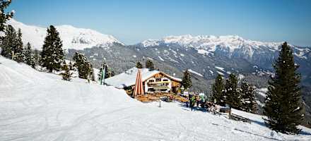 Die Kaltenbacher Skihütte ist mit Skiern direkt erreichbar.