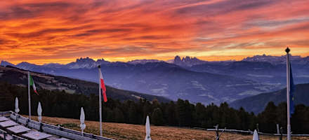 Traumhafter Sonnenuntergang auf der Klausner Hütte.