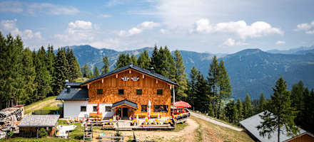 Die Kleinarler Hütte steht in schöner Aussichtslage
