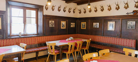 Die Gaststube der Kreuzeckhütte