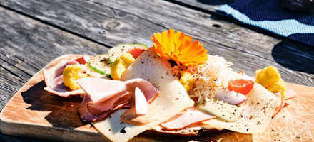 Brettljause auf der Lärchenhütte