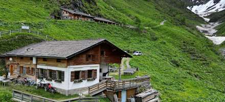 Die Lasnitzenhütte wird im Sommer bewirtschaftet.