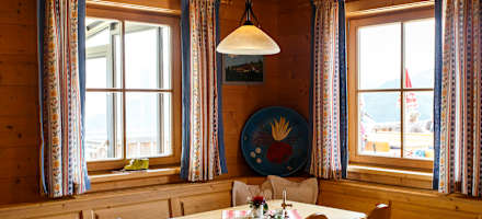 Die gemütliche Gaststube der Latschenalm.