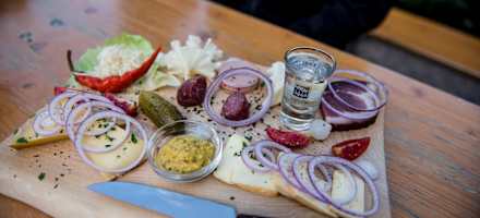 Brettljause auf der Mittenwalder Hütte