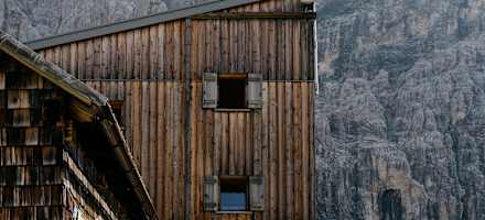 Terrasse der Südtiroler Tribulaunhütte