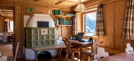 Gaststube auf der Oberetteshütte