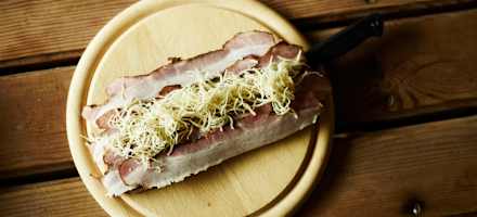 Speckbrot mit Kren beim Ötscherhias