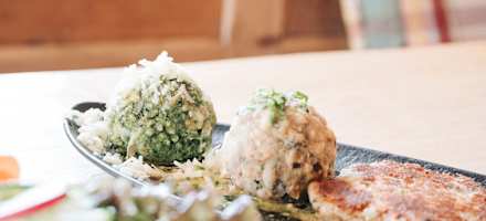 Das Knödeltrio auf dem Pendlinghaus.