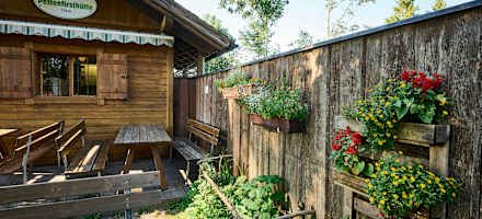 Der kleine Kräutergarten der Pettenfirsthütte