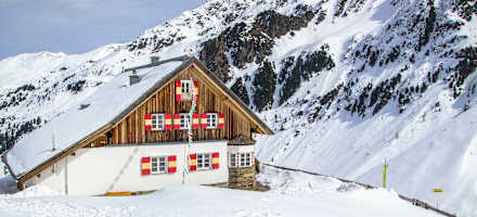 Die Potsdamer Hütte im Winter