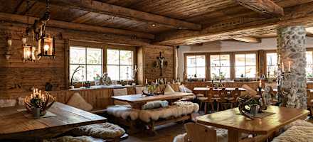 Gemütliche Gaststube der Wochenbrunner Alm