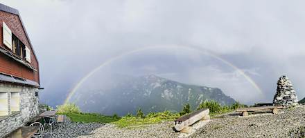 Regenbogenstimmung über der Ringelspitzhütte