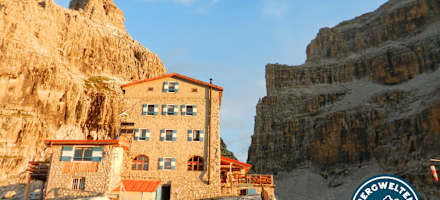Rifugio Pedrotti im Abendlicht.