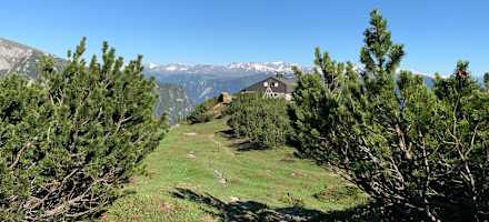 Blick auf die Ringelspitzhütte