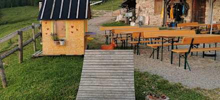 Relaxliege vor der Rudnig Alm