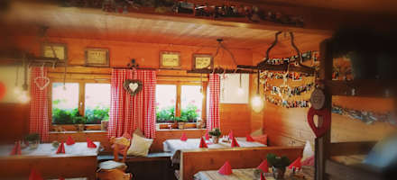 Die gemütliche Stube wird an Regentagen gerne genutzt.