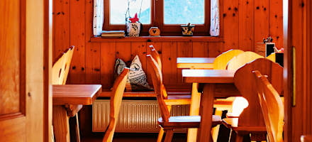 Die Gaststube der Sausteigalm