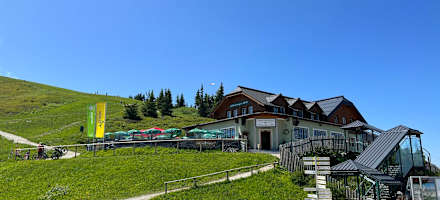 Blick zur Schladminger Hütte