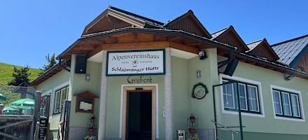 Eingang des Alpenvereinshauses