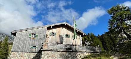 Das Schneibsteinhaus ist ein privates Schutzhaus inmitten der Kernzone des Berchtesgadener Nationalpark auf 1.670 m Höhe.