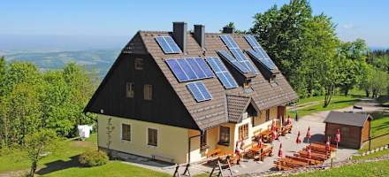 Schöpfl-Schutzhaus im Sommer