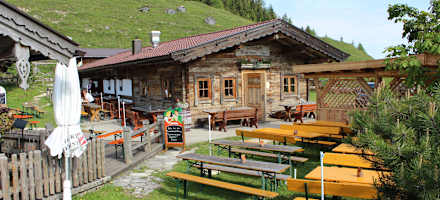 Terrasse der Kranzhornalm 