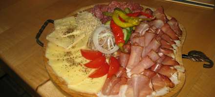 Jause auf der Kranzhornalm 