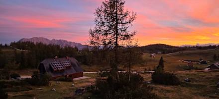 Grazerhütte bei Sonnenuntergang