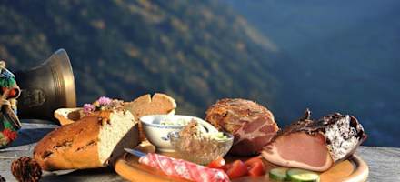 Wunderbare Almprodukte laden zur Jause auf der Steiner Hochalm ein.