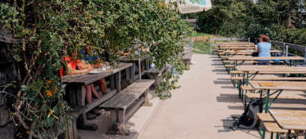 Der Gastgarten des Unterberg-Schutzhauses